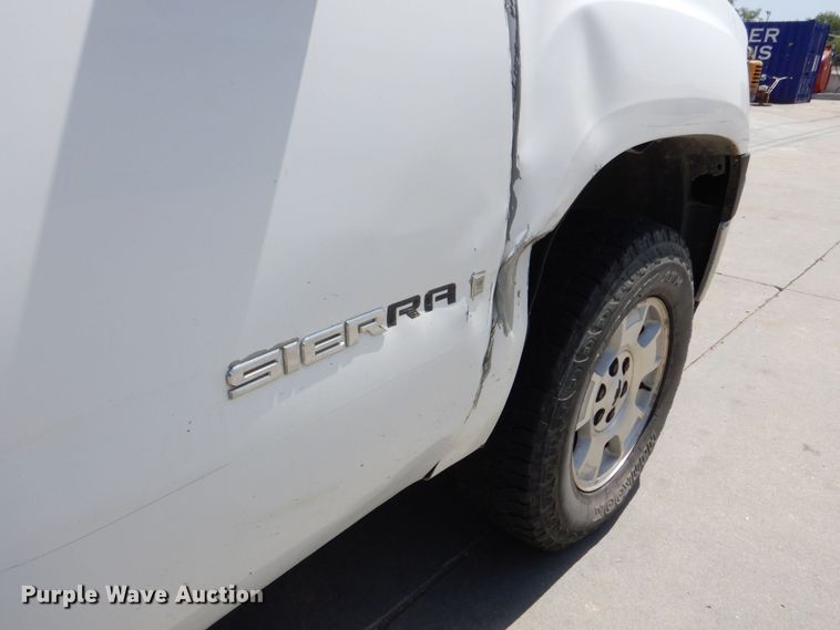 image for item DM2246 2008 GMC Sierra 1500  Ext. Cab pickup truck