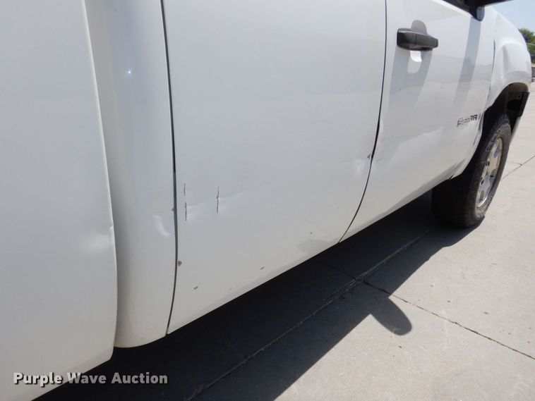 image for item DM2246 2008 GMC Sierra 1500  Ext. Cab pickup truck