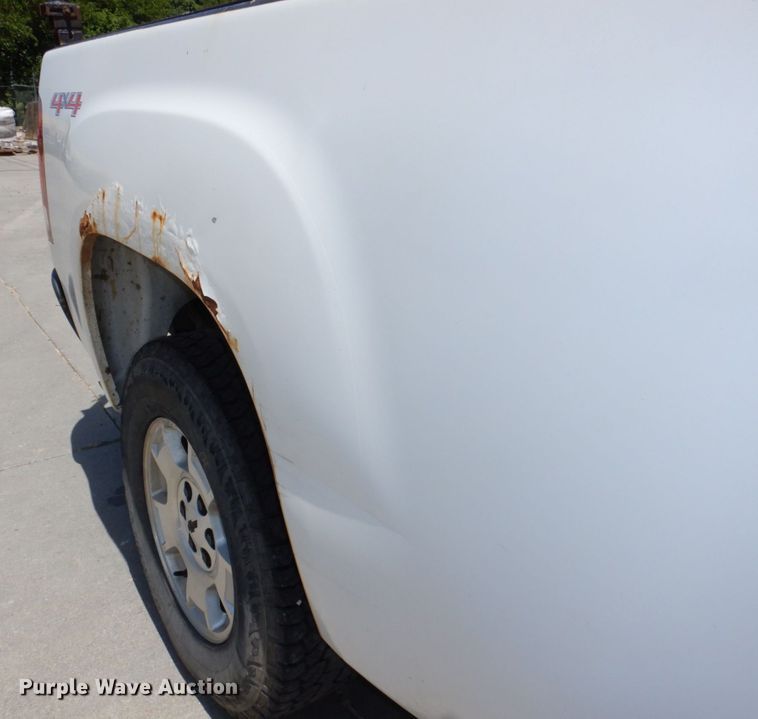 image for item DM2246 2008 GMC Sierra 1500  Ext. Cab pickup truck