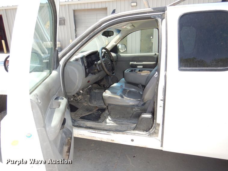 image for item DM2246 2008 GMC Sierra 1500  Ext. Cab pickup truck