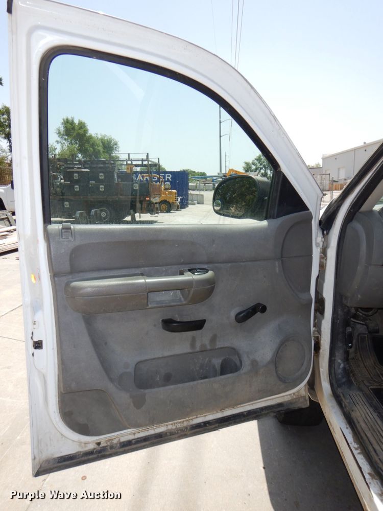 image for item DM2246 2008 GMC Sierra 1500  Ext. Cab pickup truck