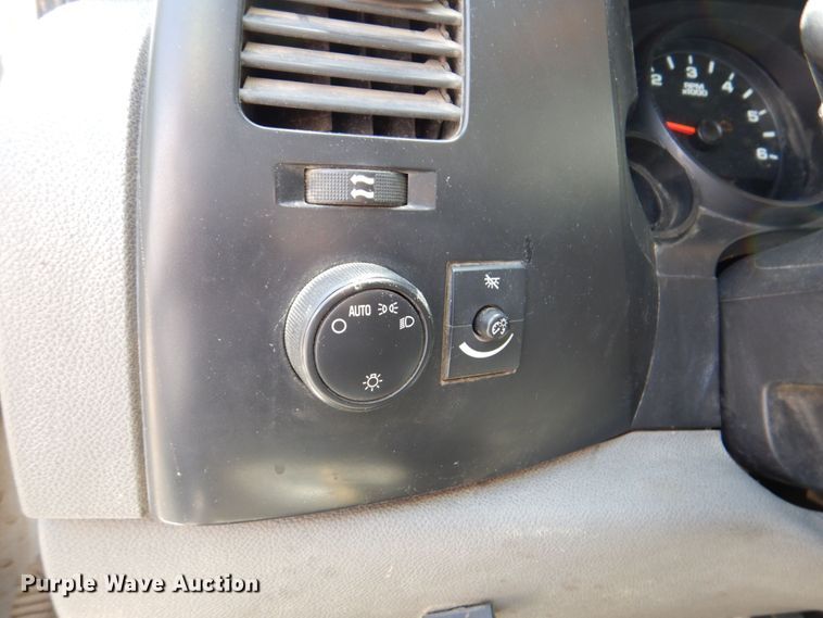 image for item DM2246 2008 GMC Sierra 1500  Ext. Cab pickup truck