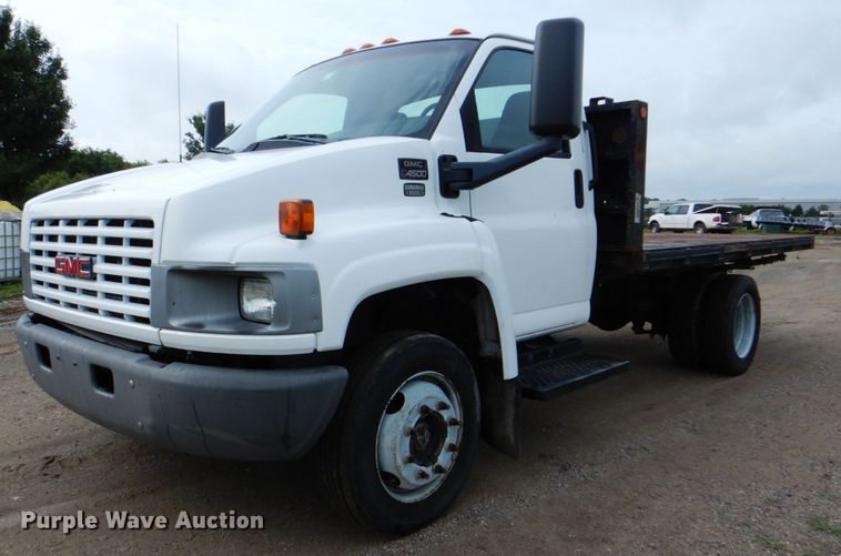 image for item DM3832 2003 GMC C4500  flatbed truck