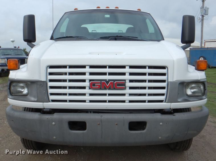image for item DM3832 2003 GMC C4500  flatbed truck