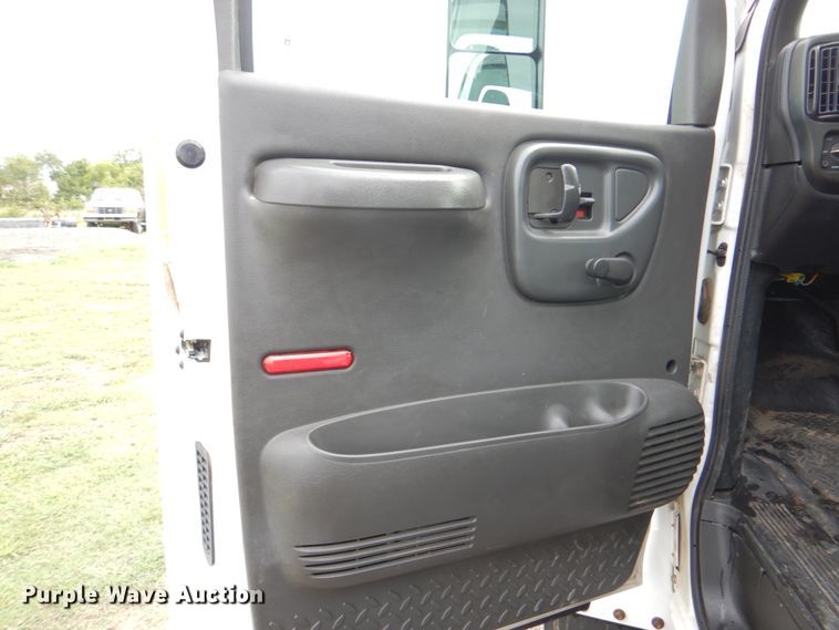 image for item DM3832 2003 GMC C4500  flatbed truck