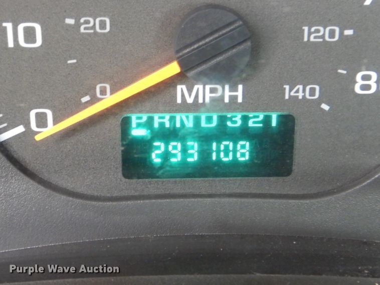 image for item DM3832 2003 GMC C4500  flatbed truck