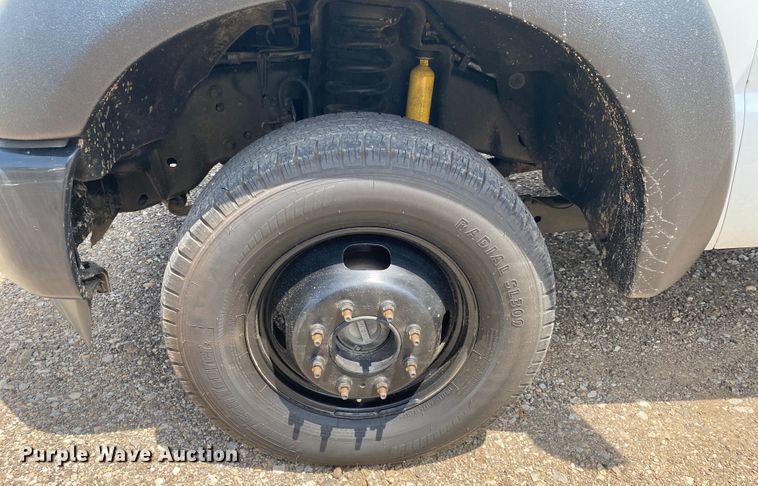 image for item DM4148 2011 Ford F350 Super Duty  Crew Cab utility bed pickup truck