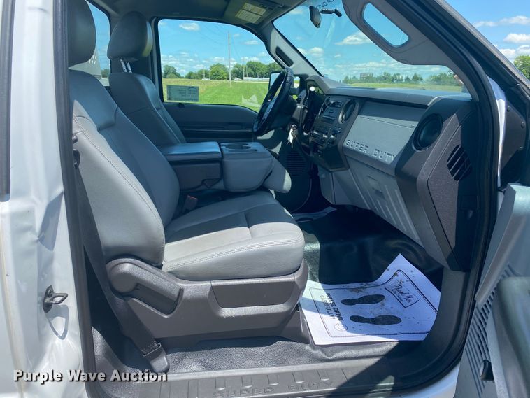 image for item DM4162 2012 Ford F350 Super Duty  utility bed pickup truck