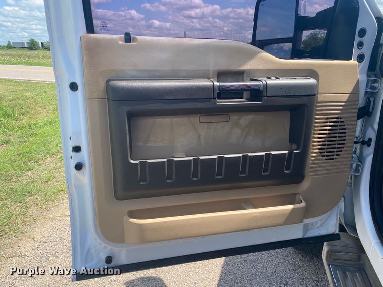 image for item DM4164 2012 Ford F350 Super Duty  Crew Cab pickup truck