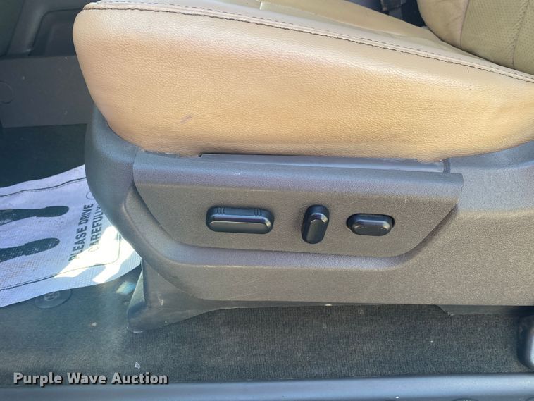 image for item DM4164 2012 Ford F350 Super Duty  Crew Cab pickup truck