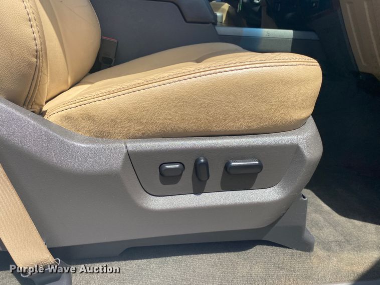 image for item DM4164 2012 Ford F350 Super Duty  Crew Cab pickup truck