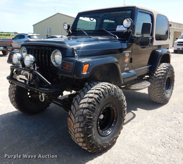 image for item DN0338 1998 Jeep Wrangler Sahara  SUV