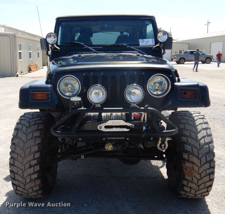 image for item DN0338 1998 Jeep Wrangler Sahara  SUV