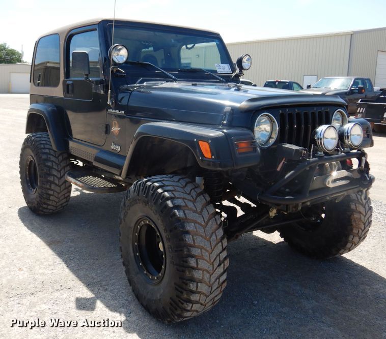 image for item DN0338 1998 Jeep Wrangler Sahara  SUV