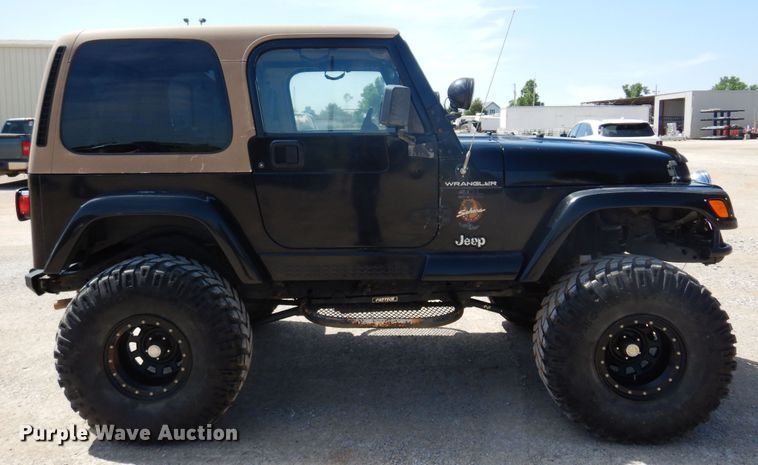 image for item DN0338 1998 Jeep Wrangler Sahara  SUV