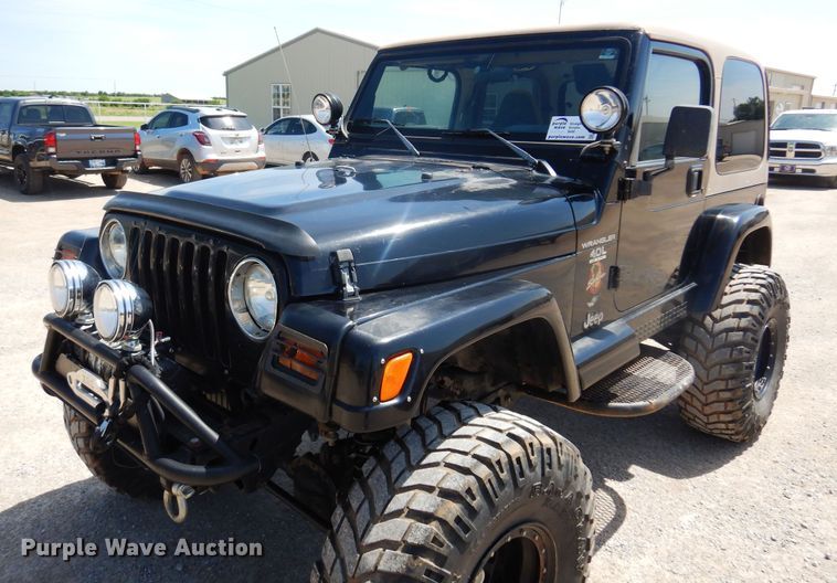 image for item DN0338 1998 Jeep Wrangler Sahara  SUV