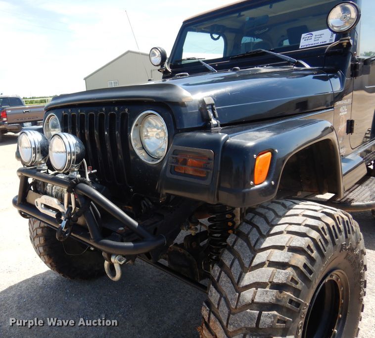 image for item DN0338 1998 Jeep Wrangler Sahara  SUV