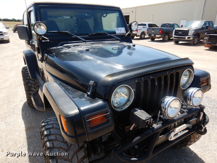 image for item DN0338 1998 Jeep Wrangler Sahara  SUV