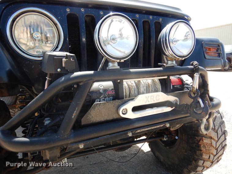 image for item DN0338 1998 Jeep Wrangler Sahara  SUV