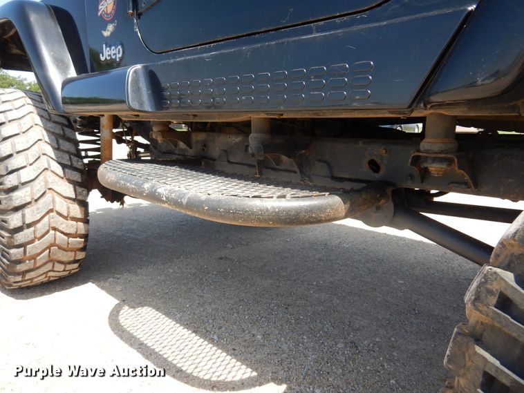 image for item DN0338 1998 Jeep Wrangler Sahara  SUV