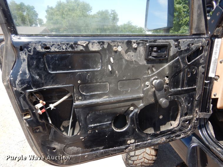 image for item DN0338 1998 Jeep Wrangler Sahara  SUV