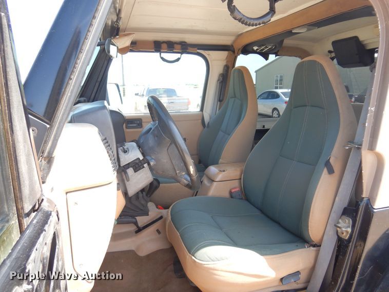 image for item DN0338 1998 Jeep Wrangler Sahara  SUV