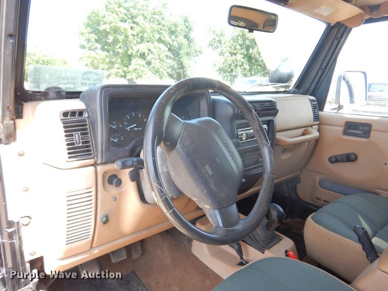 image for item DN0338 1998 Jeep Wrangler Sahara  SUV