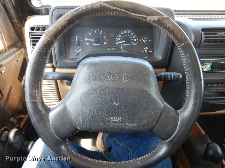 image for item DN0338 1998 Jeep Wrangler Sahara  SUV