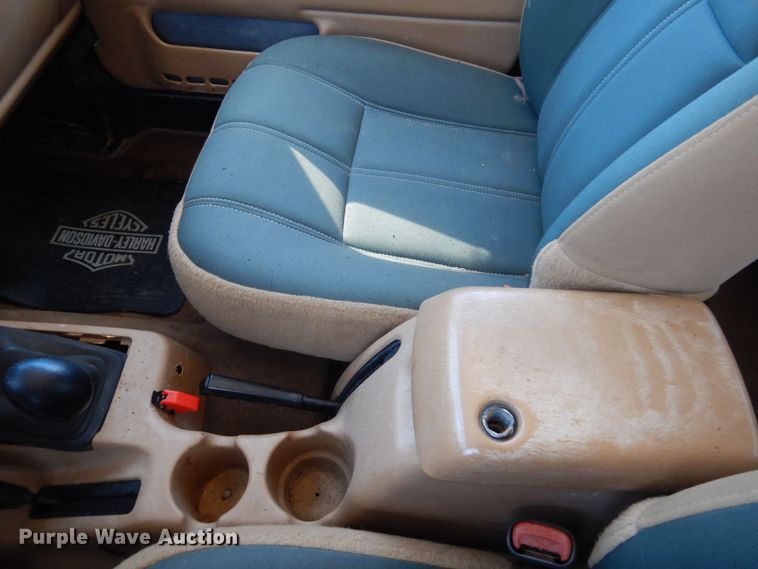 image for item DN0338 1998 Jeep Wrangler Sahara  SUV