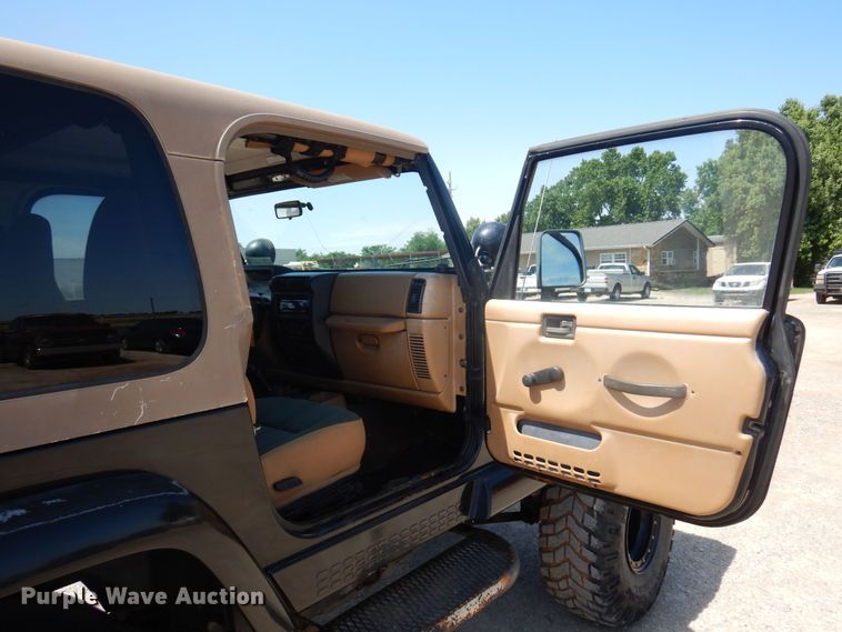 image for item DN0338 1998 Jeep Wrangler Sahara  SUV
