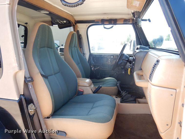 image for item DN0338 1998 Jeep Wrangler Sahara  SUV