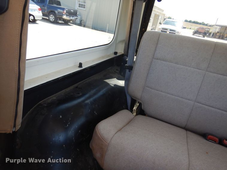 image for item DN0338 1998 Jeep Wrangler Sahara  SUV