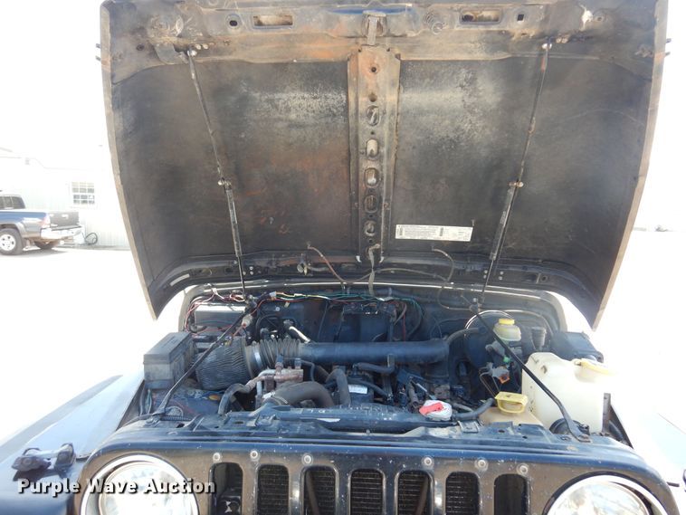 image for item DN0338 1998 Jeep Wrangler Sahara  SUV