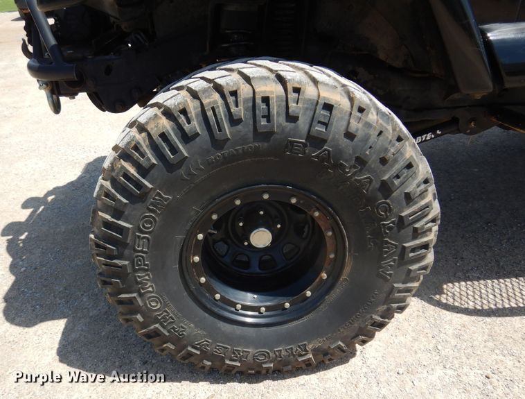 image for item DN0338 1998 Jeep Wrangler Sahara  SUV