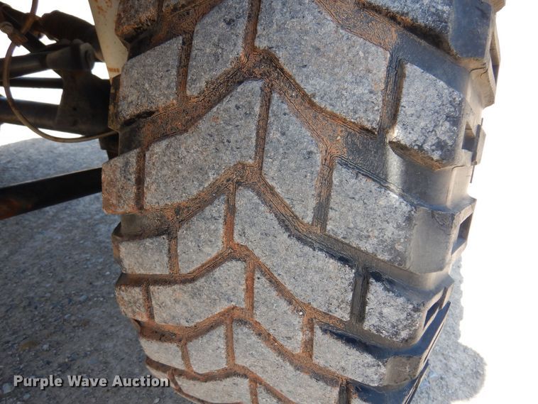 image for item DN0338 1998 Jeep Wrangler Sahara  SUV