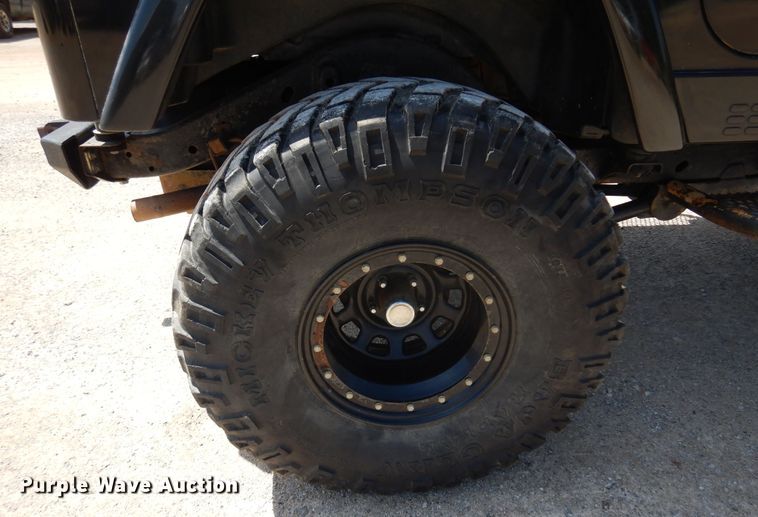 image for item DN0338 1998 Jeep Wrangler Sahara  SUV