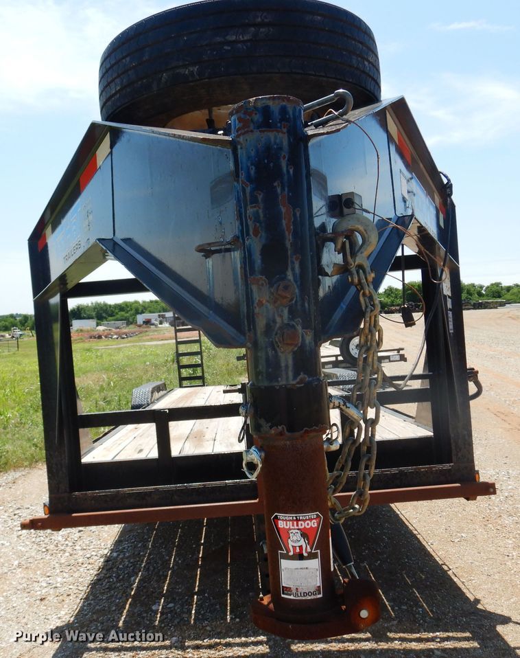 image for item DN0342 2013 Top Hat  equipment trailer