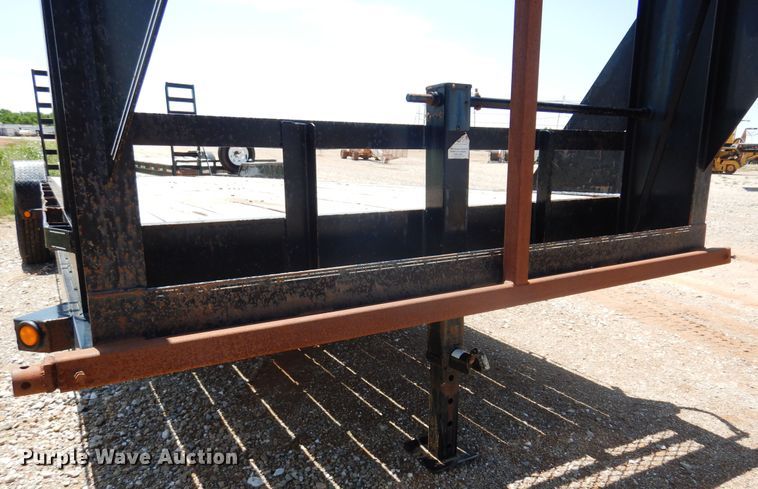 image for item DN0342 2013 Top Hat  equipment trailer