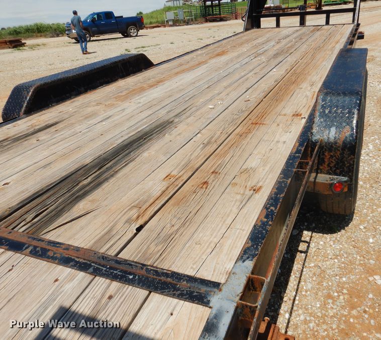 image for item DN0342 2013 Top Hat  equipment trailer