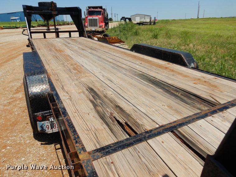 image for item DN0342 2013 Top Hat  equipment trailer