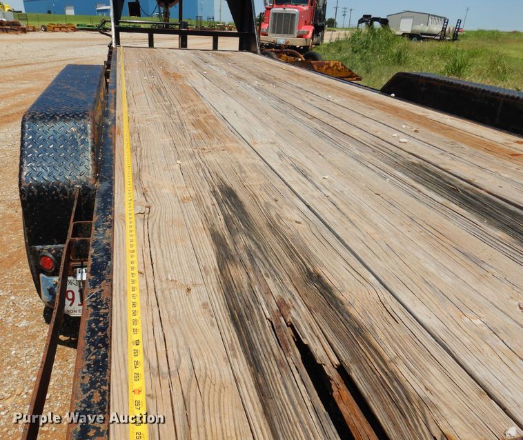 image for item DN0342 2013 Top Hat  equipment trailer