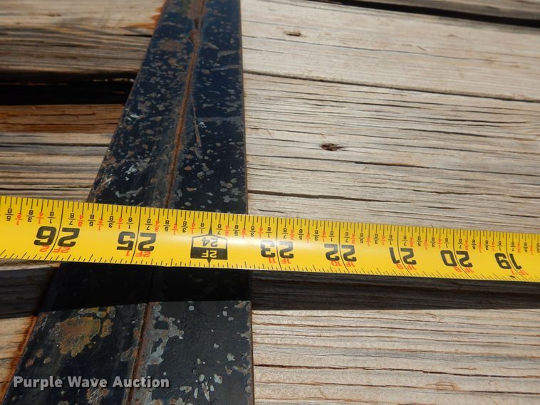 image for item DN0342 2013 Top Hat  equipment trailer