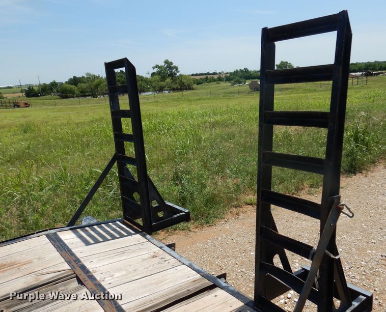 image for item DN0342 2013 Top Hat  equipment trailer