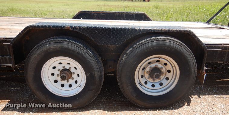 image for item DN0342 2013 Top Hat  equipment trailer