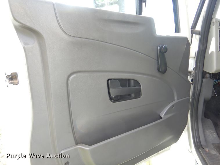 image for item DN0379 2009 International PC015  shuttle bus