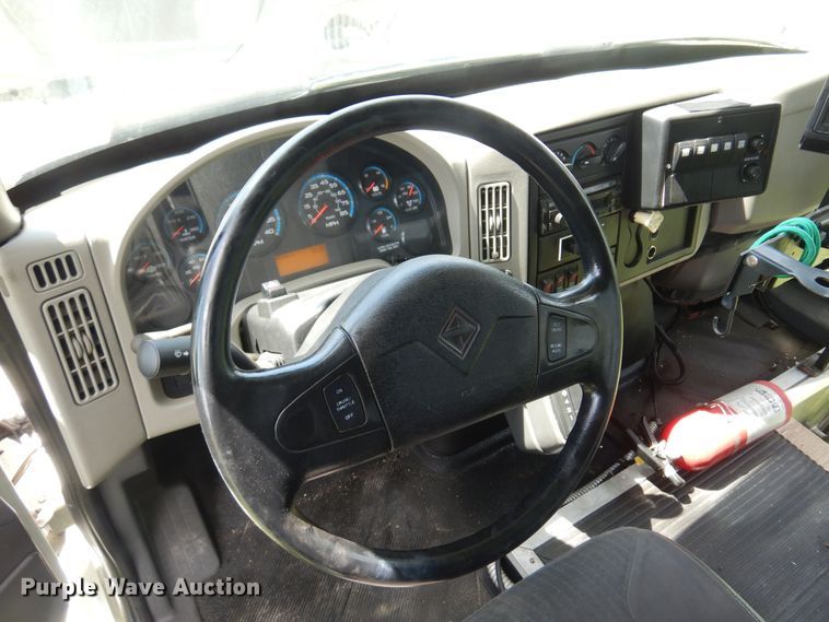 image for item DN0379 2009 International PC015  shuttle bus