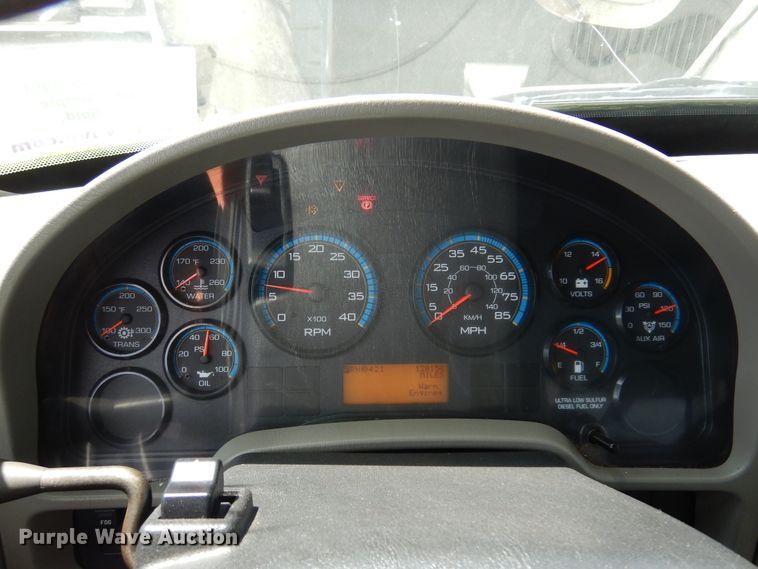 image for item DN0379 2009 International PC015  shuttle bus