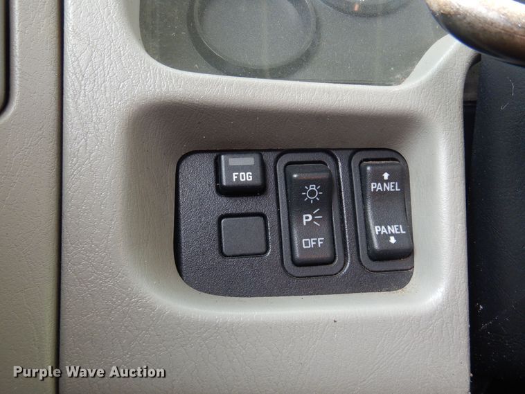 image for item DN0379 2009 International PC015  shuttle bus