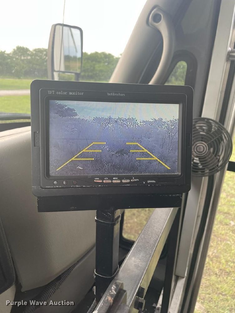 image for item DN0379 2009 International PC015  shuttle bus