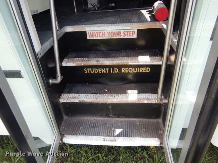 image for item DN0379 2009 International PC015  shuttle bus